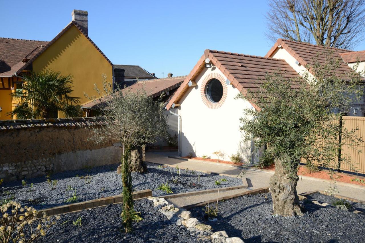 L'Hostellerie D'Acquigny Exterior photo